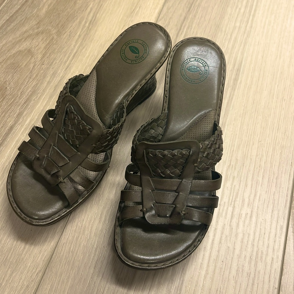 LEATHER  sandals new size 9